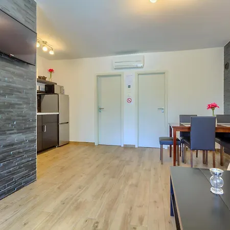 House Miljkovica Apartamento Vir